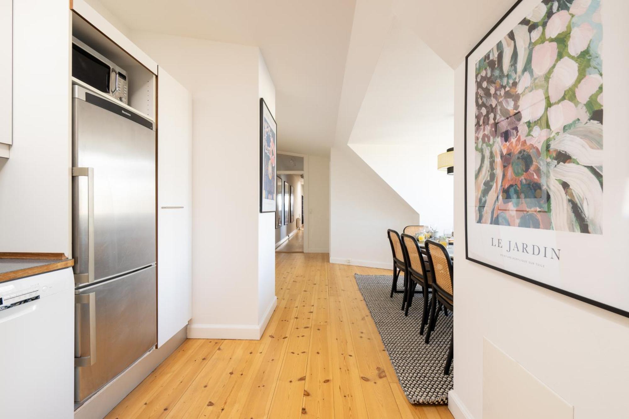 Bright 3br With Balcony And Amazing View Lejlighed